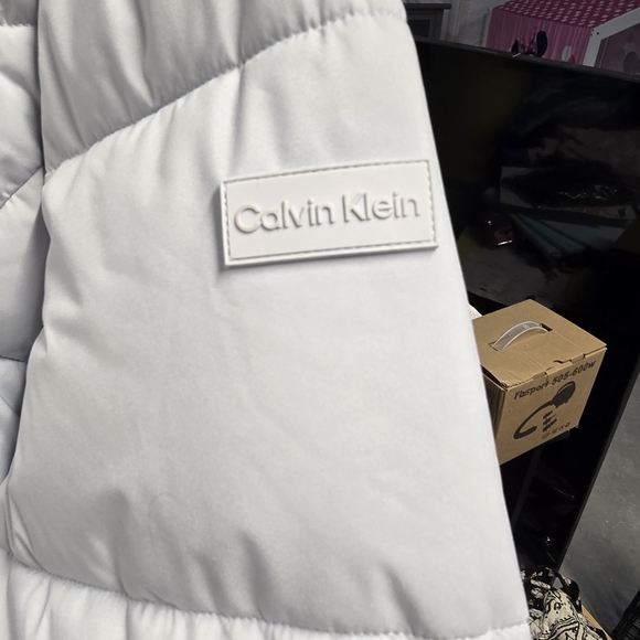 Calvin Klein puffy jacket - Picture 6 of 7